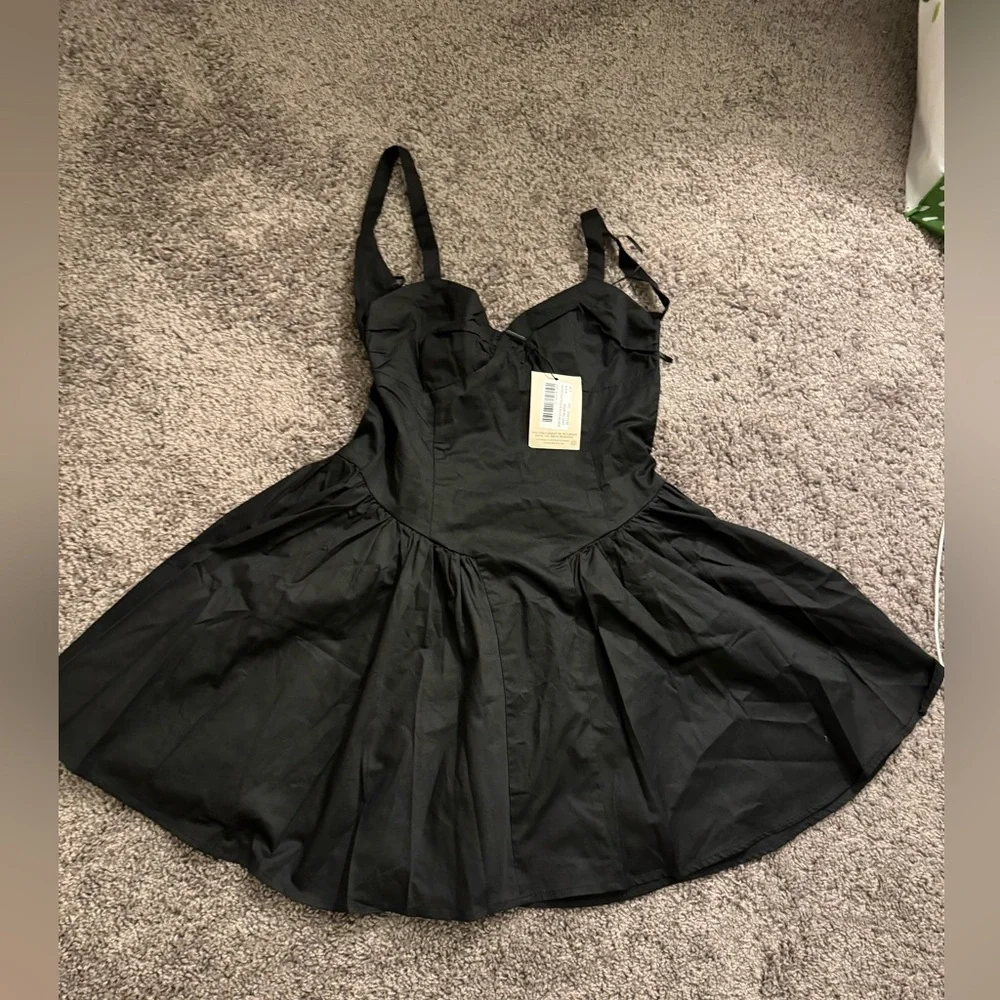 ASOS KAIIA NECKLINE SKATER MINI DRESS. US 4 - Picture 5 of 6